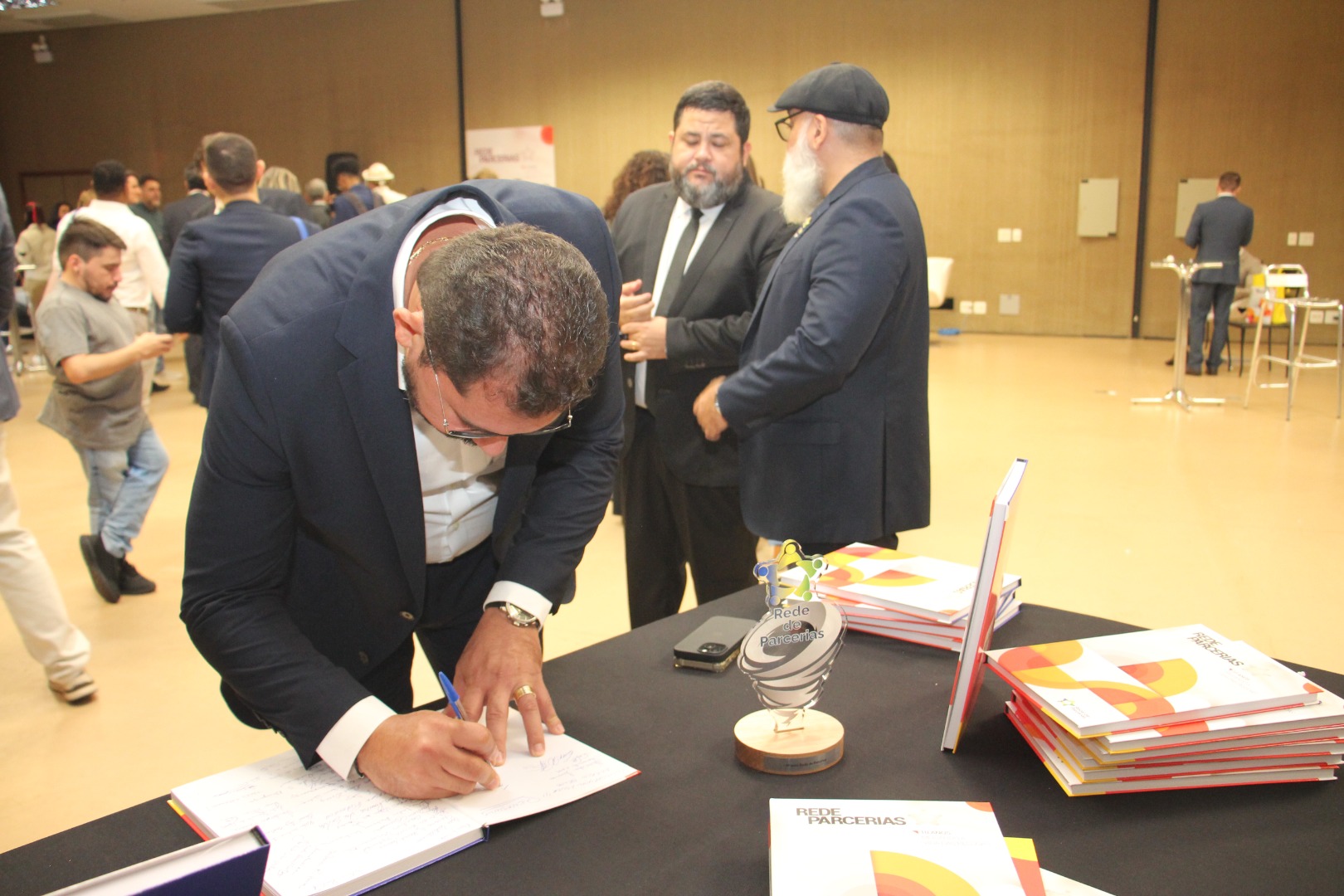 Lançamento do Livro 10 anos da Rede de Parcerias - dia 02-06-2025 (322).JPG