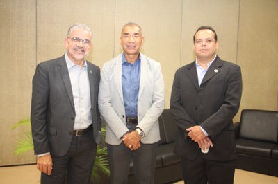 Lançamento do Livro 10 anos da Rede de Parcerias - dia 02-06-2025 (42).JPG