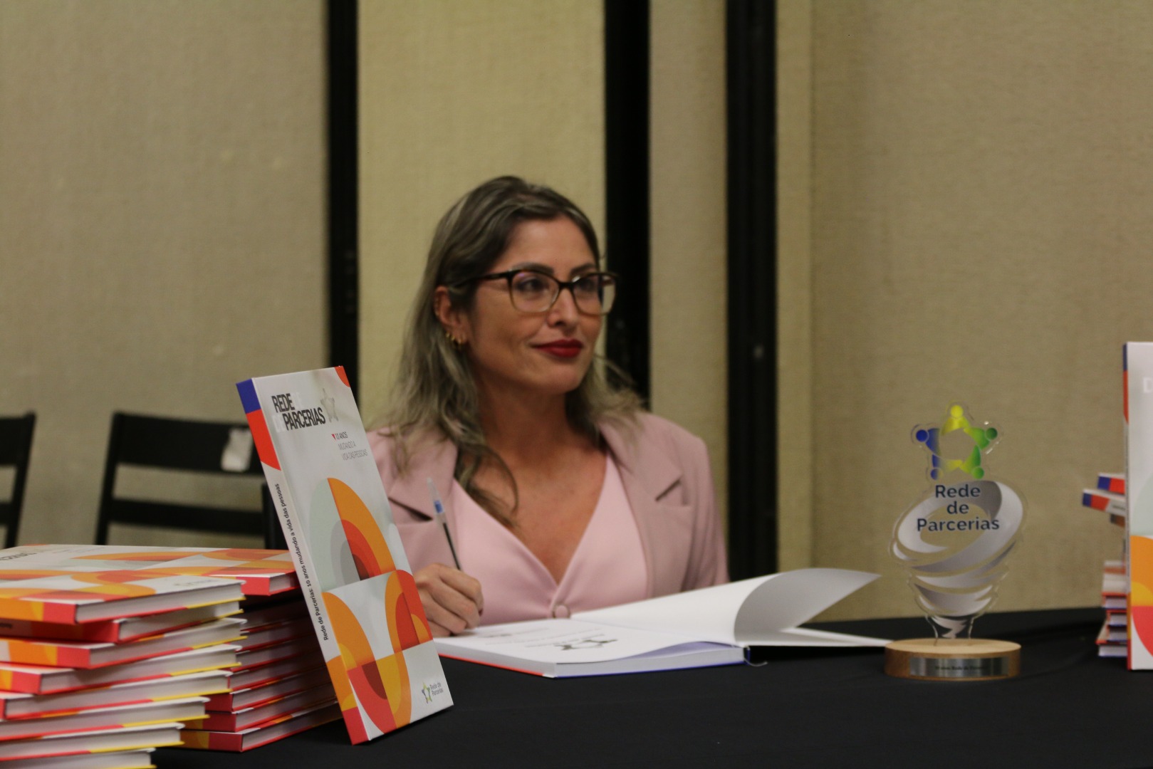 Lançamento do Livro 10 anos da Rede de Parcerias - dia 02-06-2025 (44).JPG