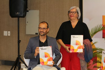 Lançamento do Livro 10 anos da Rede de Parcerias - dia 02-06-2025 (55).JPG