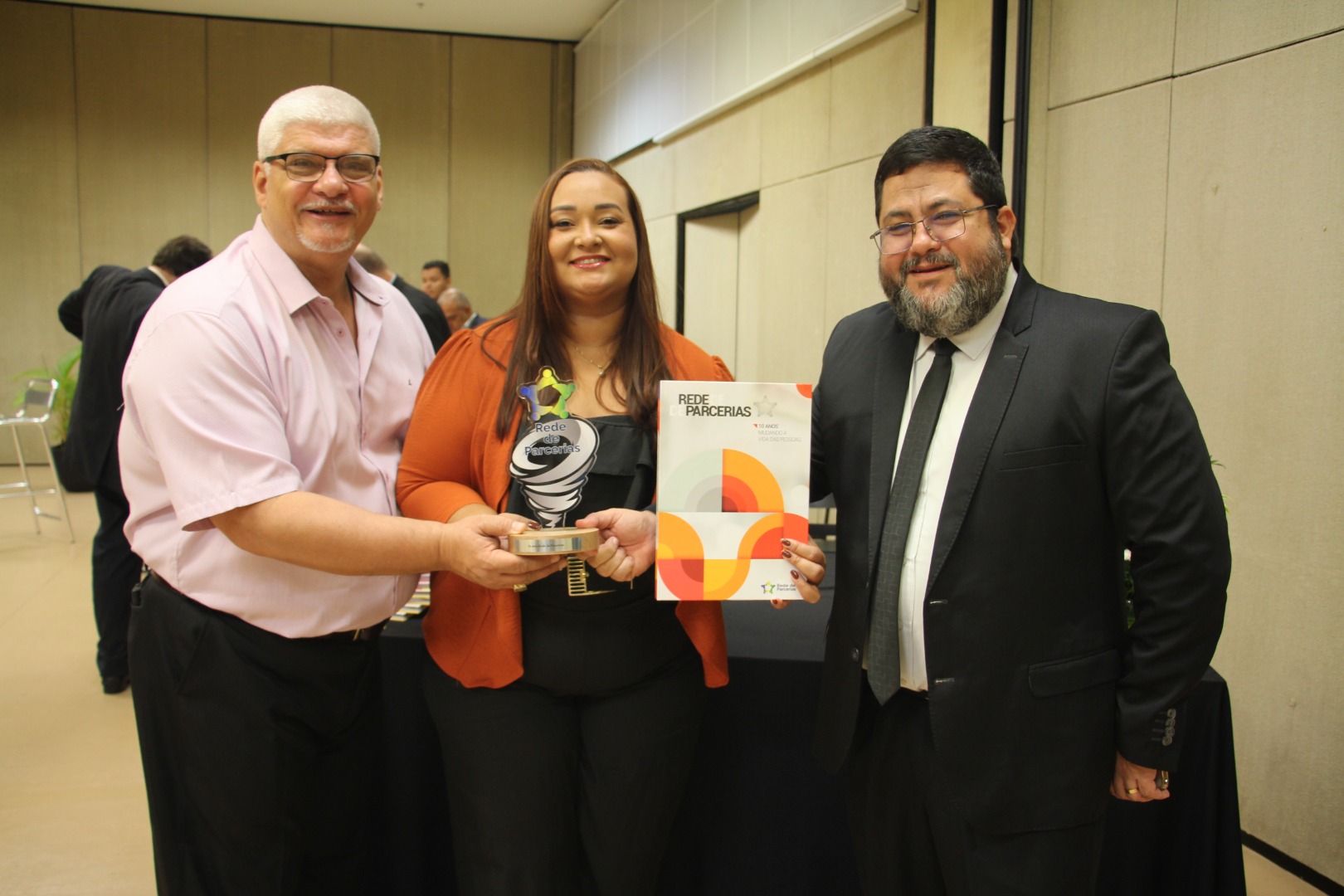Lançamento do Livro 10 anos da Rede de Parcerias - dia 02-06-2025 (59).JPG