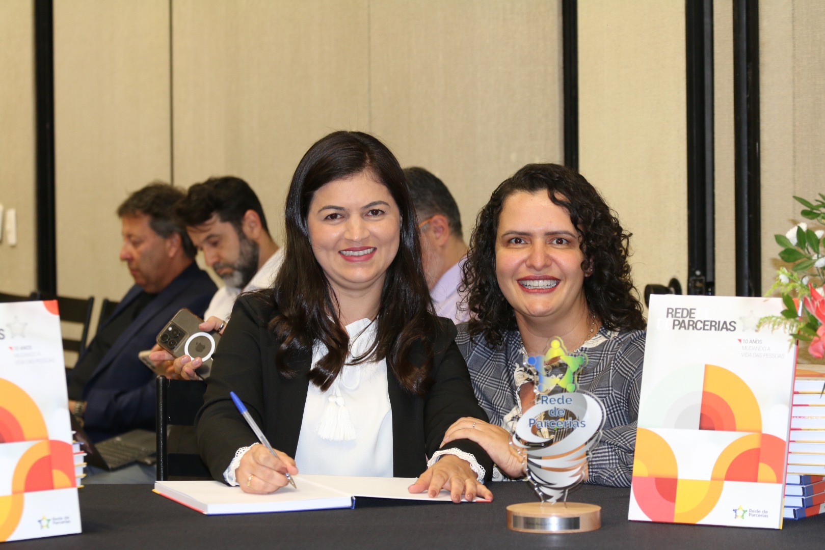 Lançamento do Livro 10 anos da Rede de Parcerias - dia 02-06-2025 (65).JPG