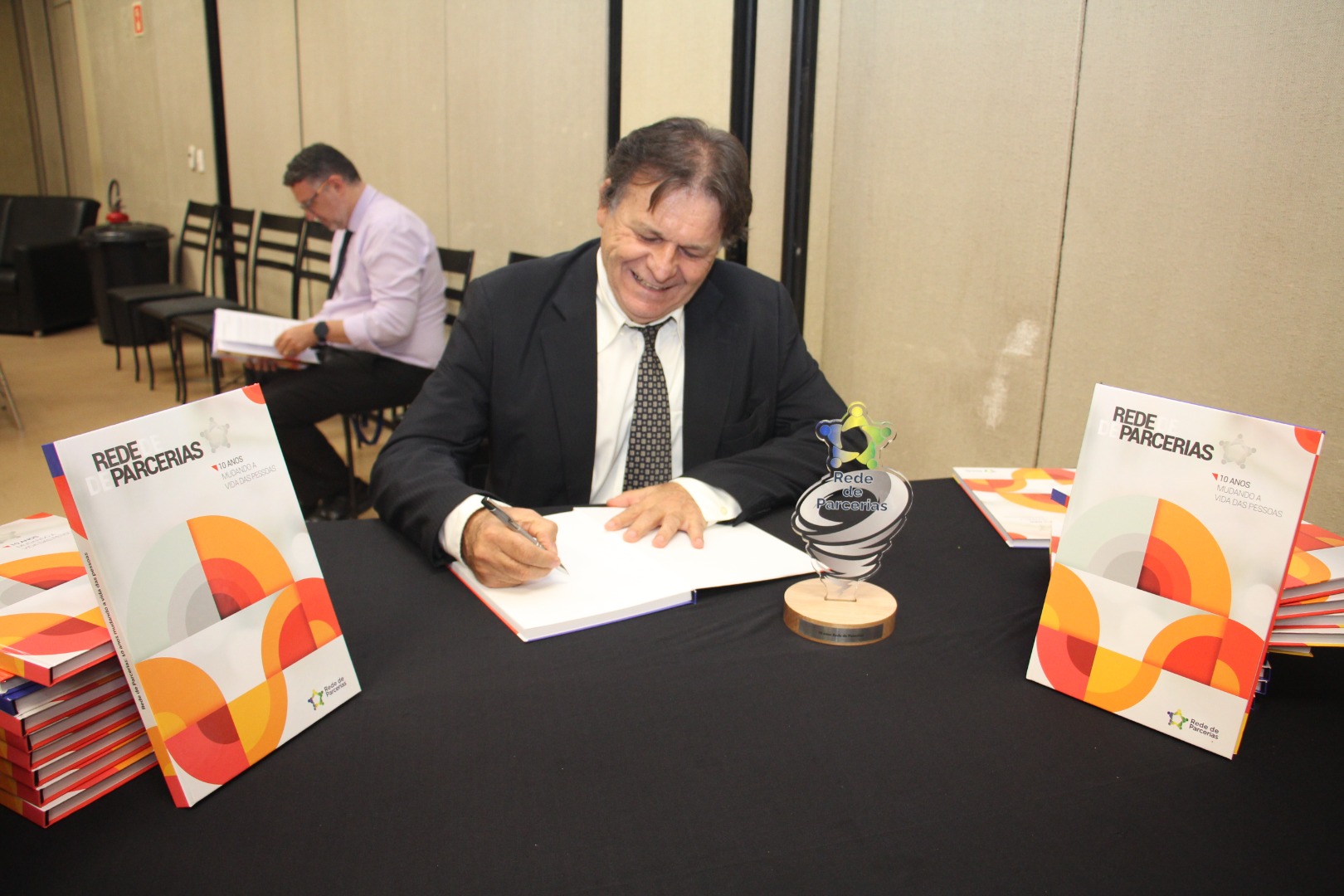 Lançamento do Livro 10 anos da Rede de Parcerias - dia 02-06-2025 (80).JPG