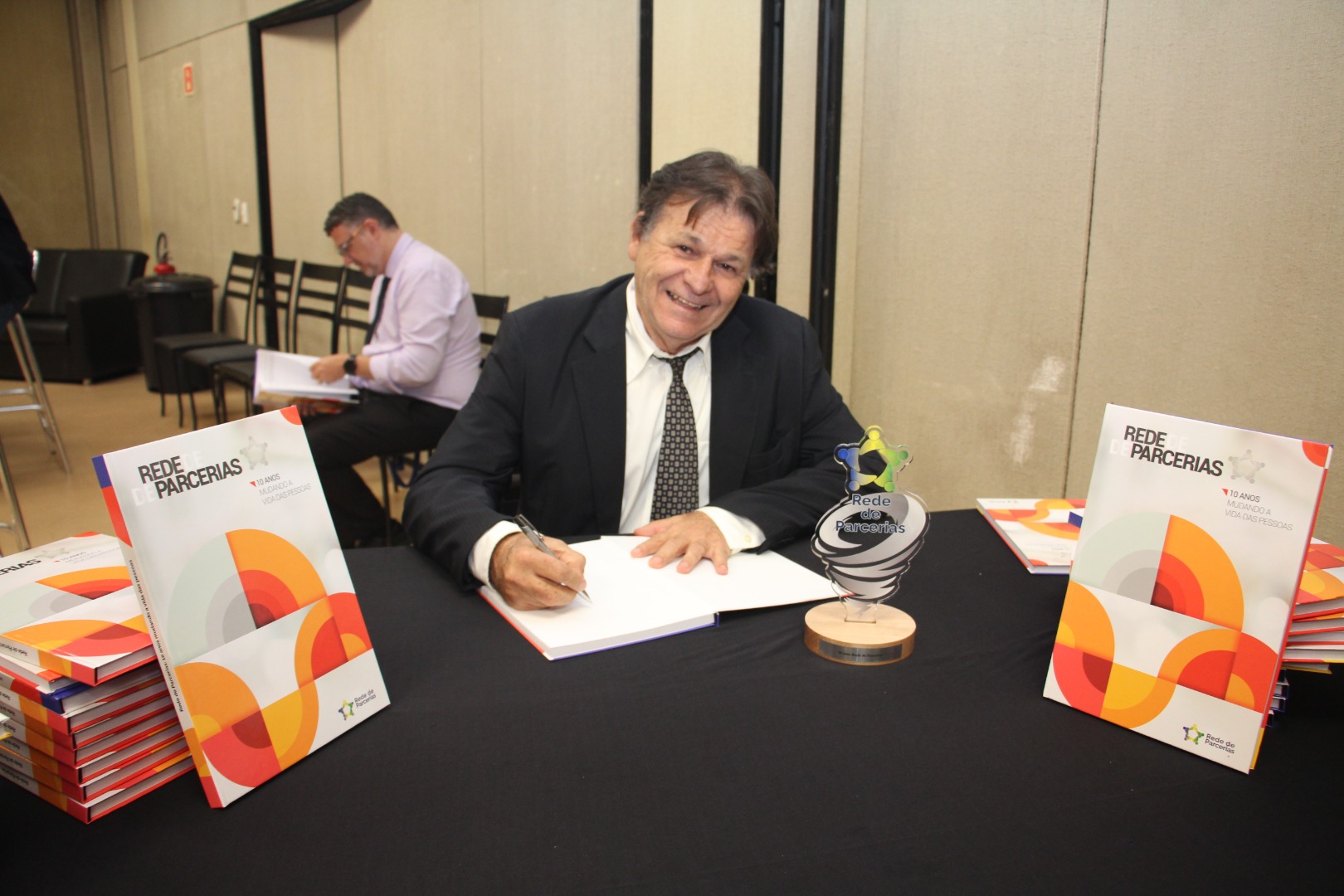 Lançamento do Livro 10 anos da Rede de Parcerias - dia 02-06-2025 (81).JPG