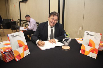 Lançamento do Livro 10 anos da Rede de Parcerias - dia 02-06-2025 (81).JPG