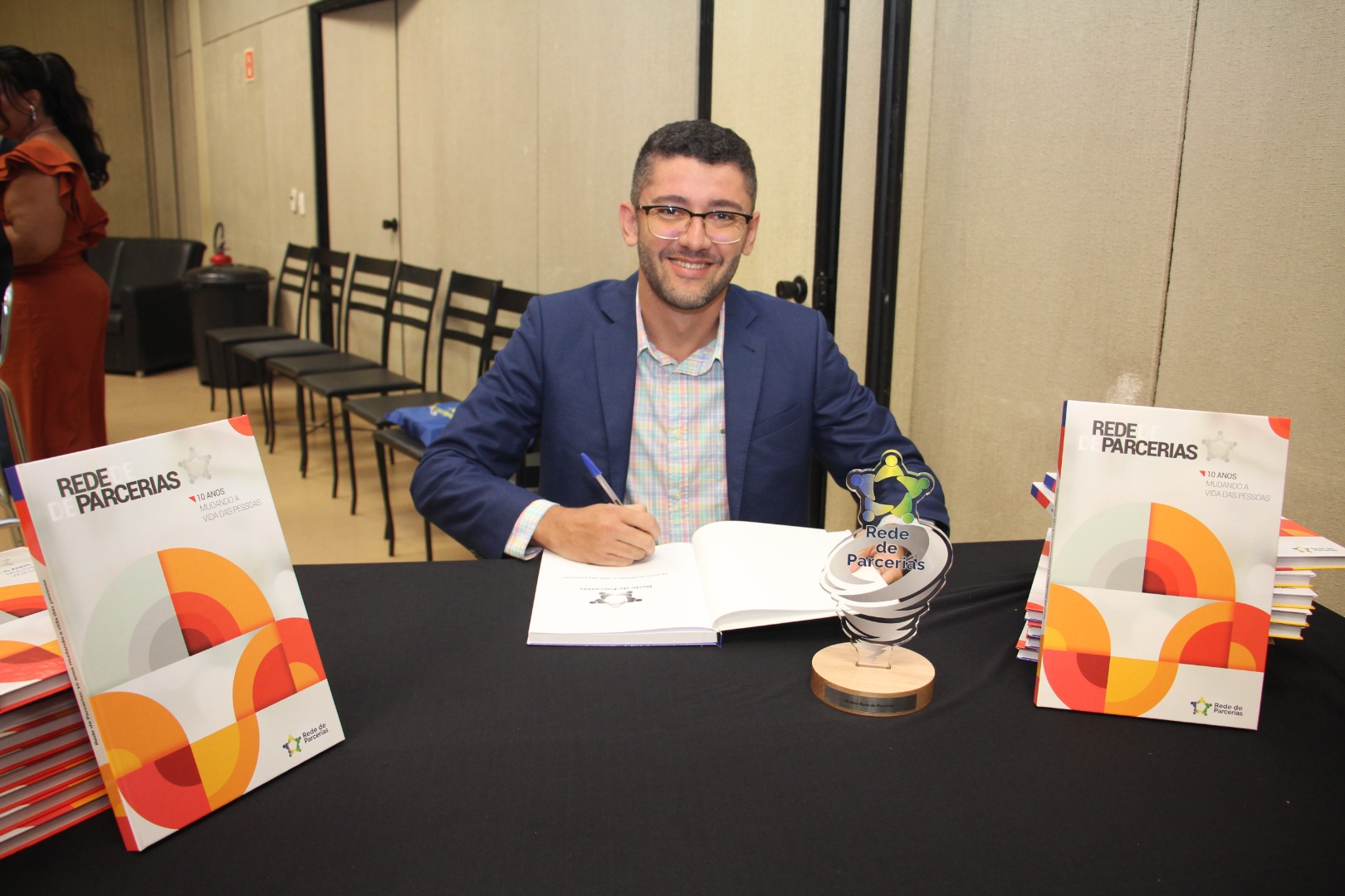 Lançamento do Livro 10 anos da Rede de Parcerias - dia 02-06-2025 (87).JPG