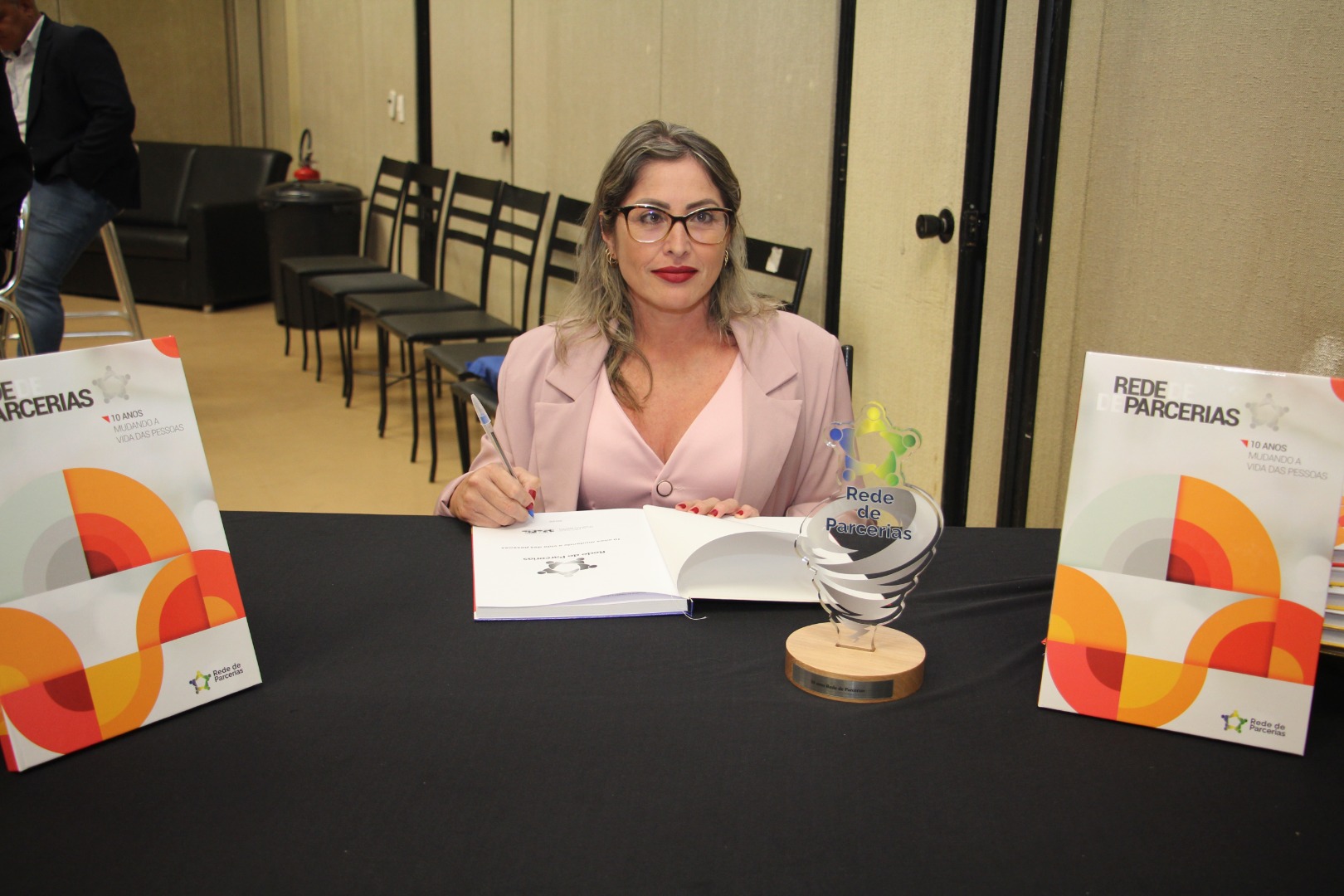 Lançamento do Livro 10 anos da Rede de Parcerias - dia 02-06-2025 (88).JPG