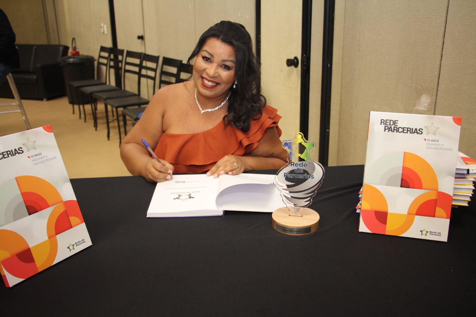 Lançamento do Livro 10 anos da Rede de Parcerias - dia 02-06-2025 (90).JPG