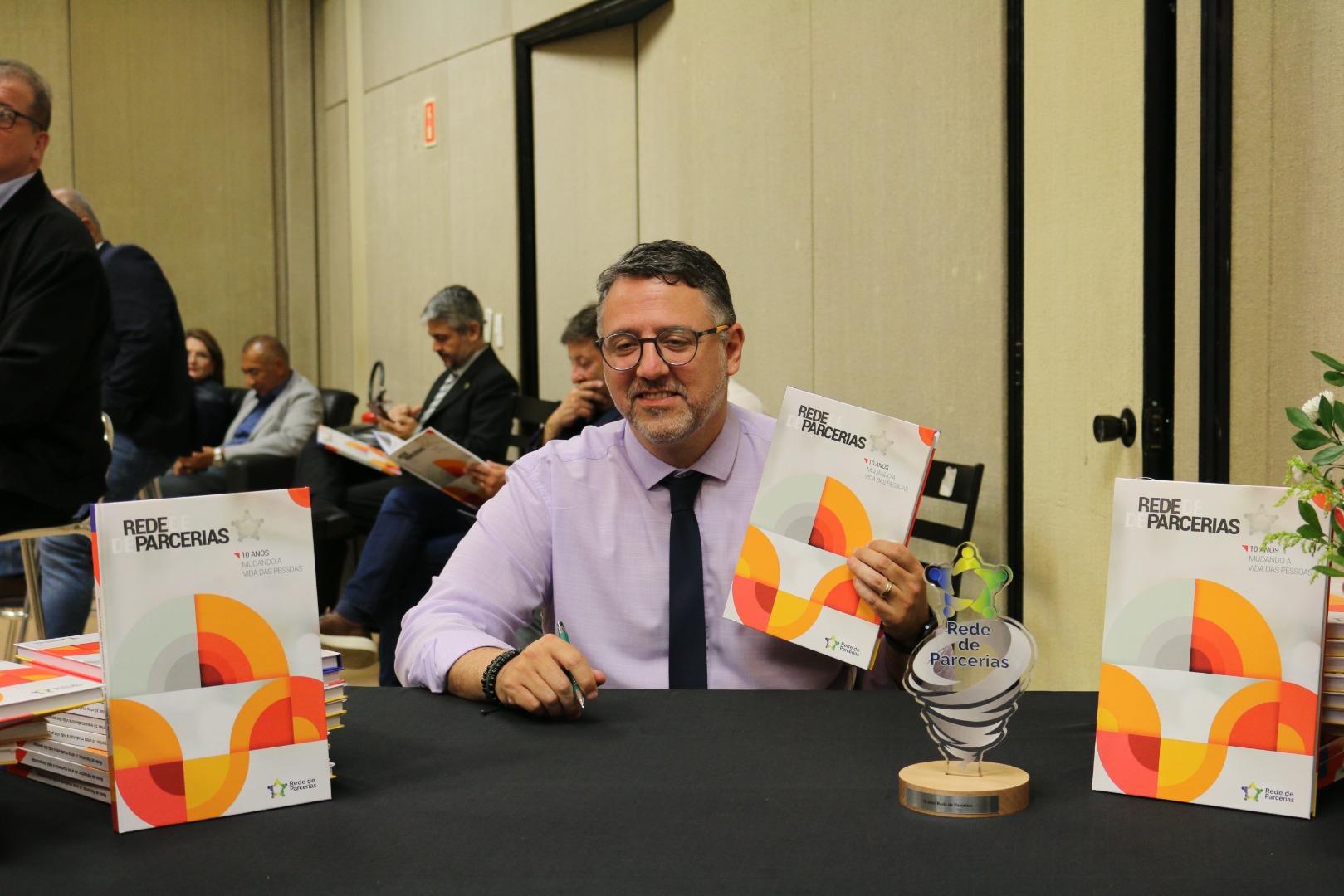 Lançamento do Livro 10 anos da Rede de Parcerias - dia 02-06-2025 (91).JPG