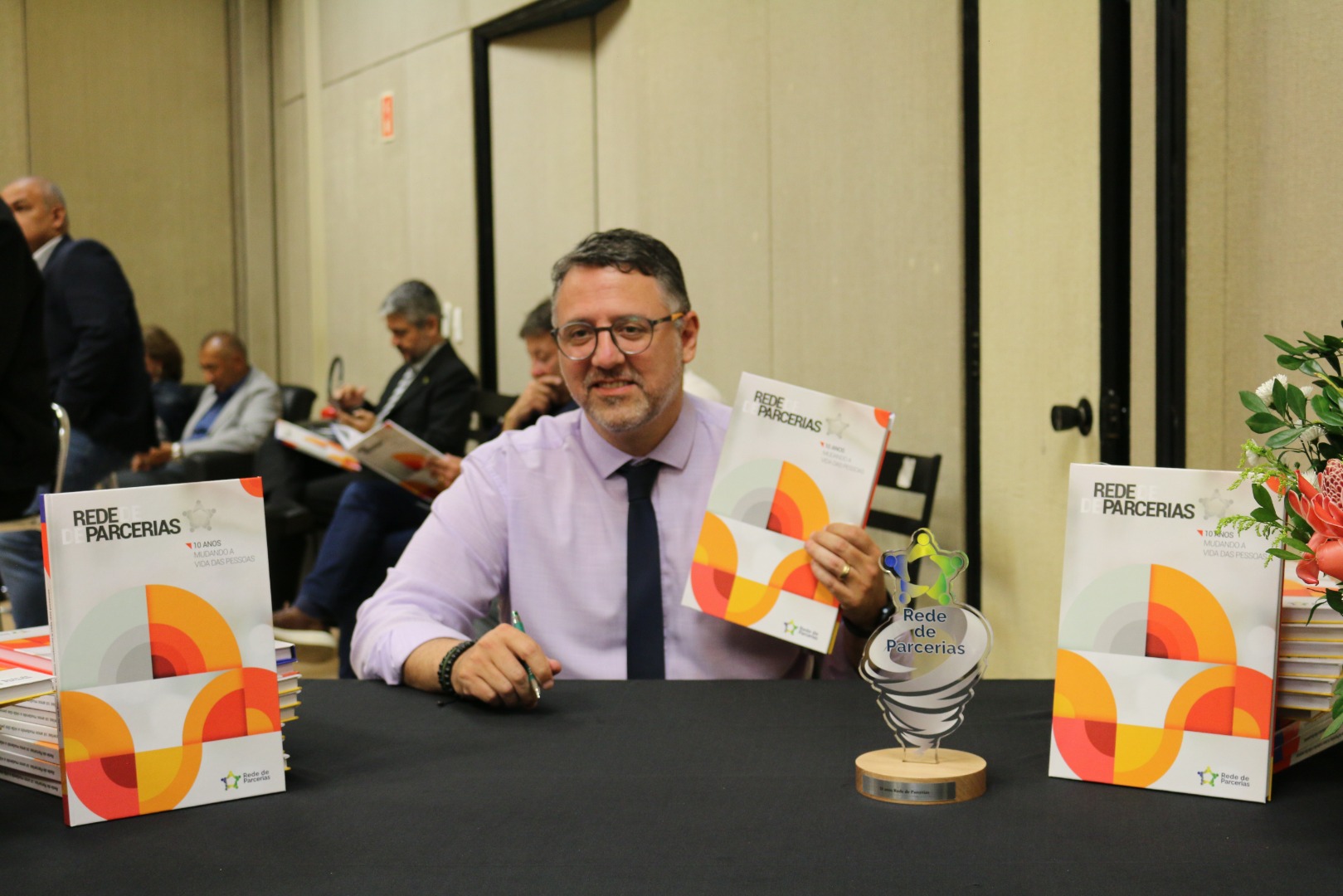 Lançamento do Livro 10 anos da Rede de Parcerias - dia 02-06-2025 (92).JPG