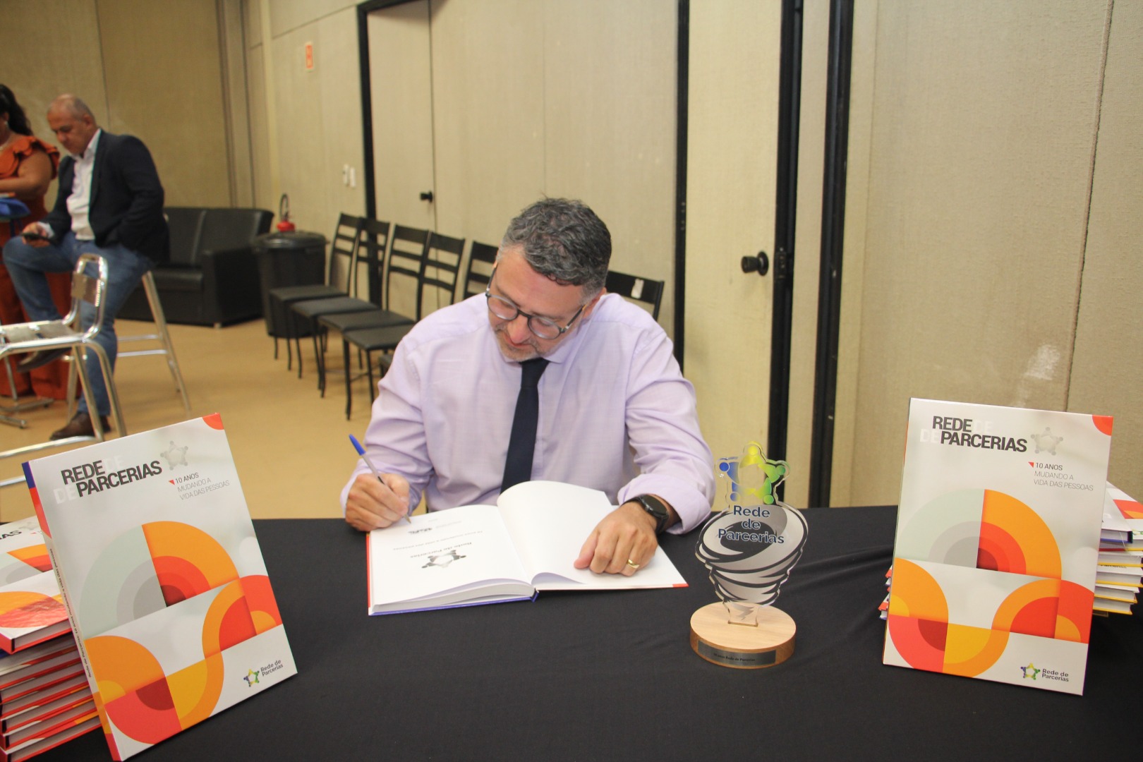 Lançamento do Livro 10 anos da Rede de Parcerias - dia 02-06-2025 (93).JPG