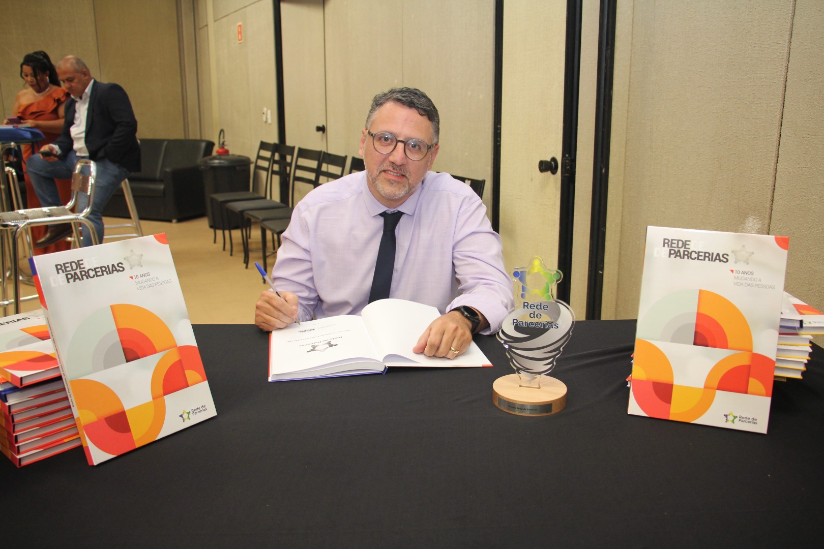 Lançamento do Livro 10 anos da Rede de Parcerias - dia 02-06-2025 (94).JPG