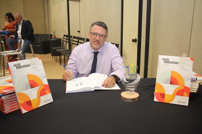 Lançamento do Livro 10 anos da Rede de Parcerias - dia 02-06-2025 (94).JPG