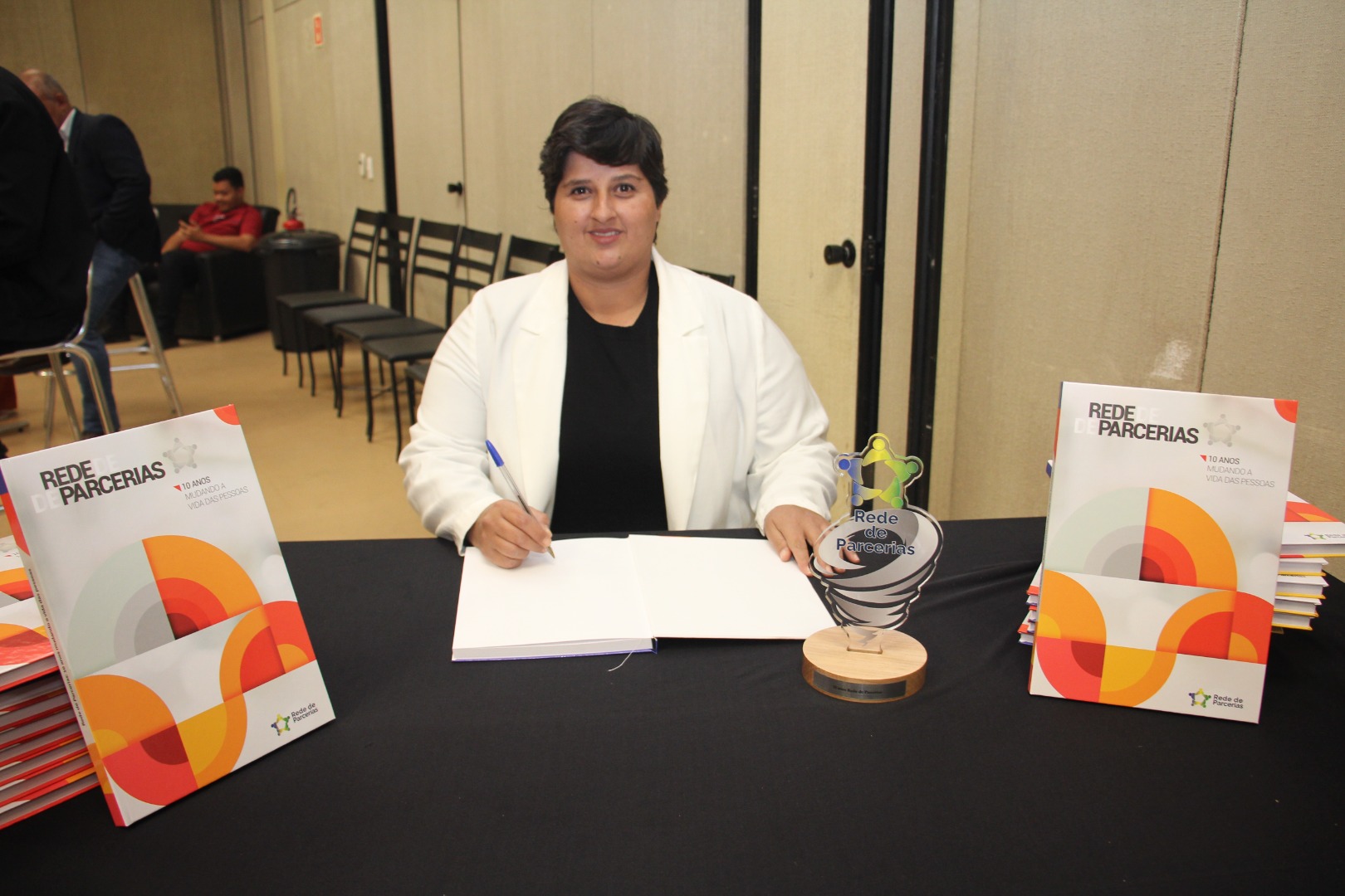 Lançamento do Livro 10 anos da Rede de Parcerias - dia 02-06-2025 (98).JPG
