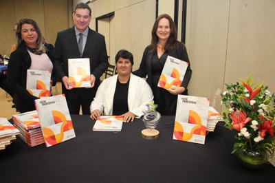 Lançamento do Livro 10 anos da Rede de Parcerias - dia 02-06-2025 (99).JPG