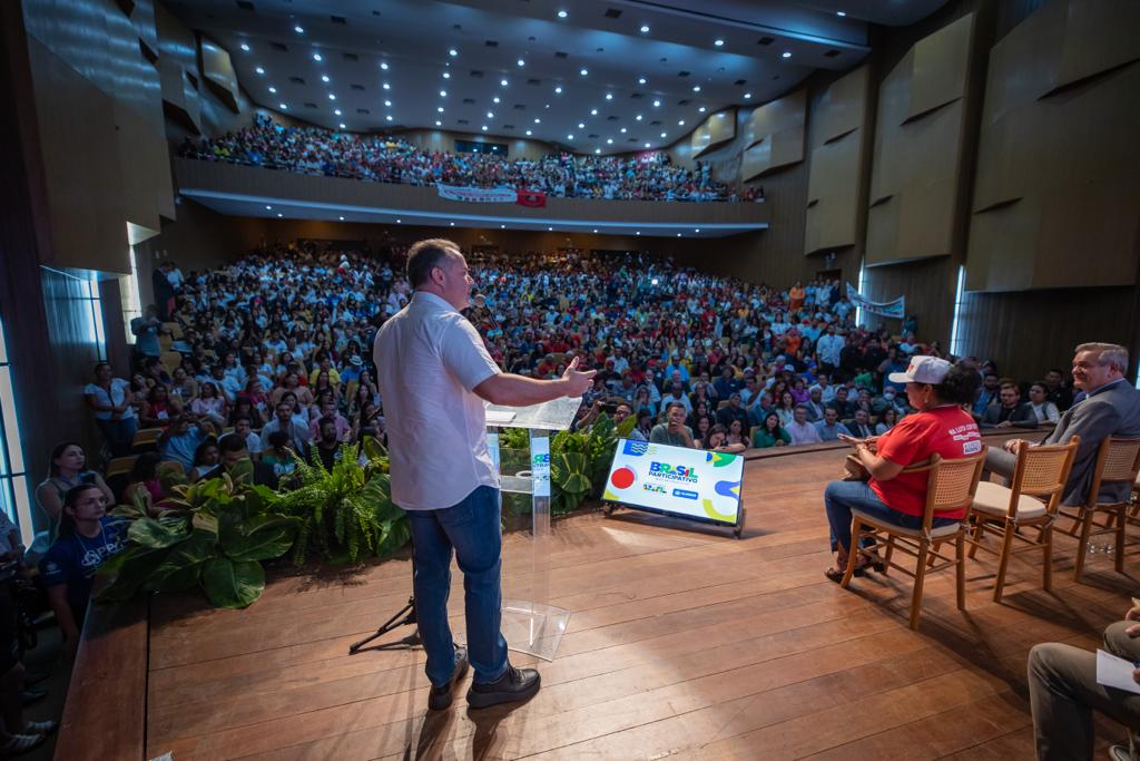 Renan Filho: ouvir as necessidades da população é fundamental para reconstruir o Brasil