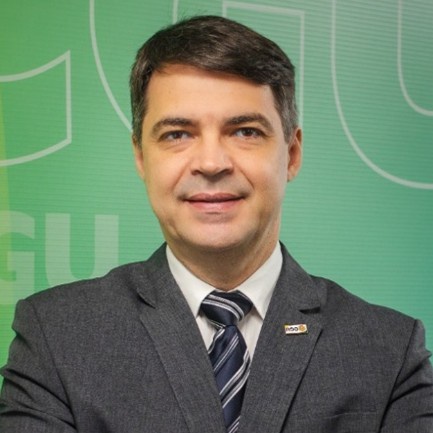 Olavo.jpg