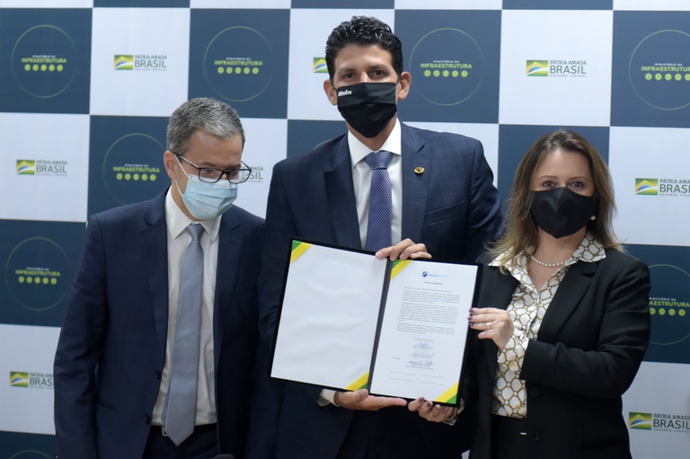 Assinatura do contrato do Bloco Central com a CCR Aeroportos ocorreu no Ministério da Infraestrutura