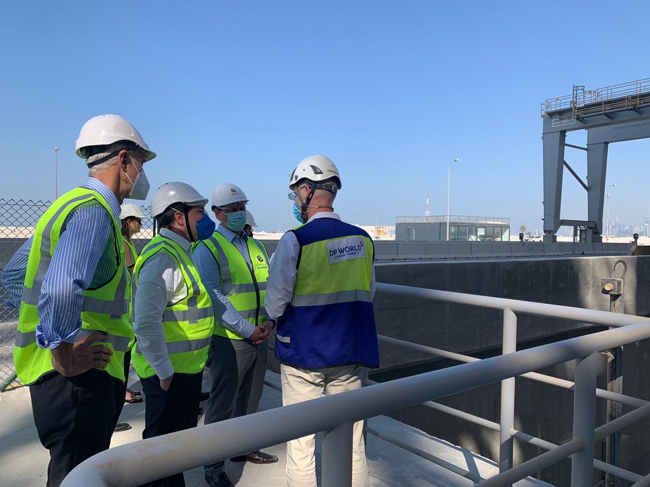 Ministro conhece as instalações da DP World