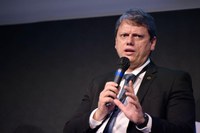 Brasil terá crescimento sustentável do investimento em infraestrutura de transportes, diz Tarcísio