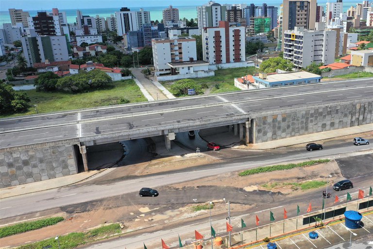 Viaduto tem liberação parcial na Paraíba