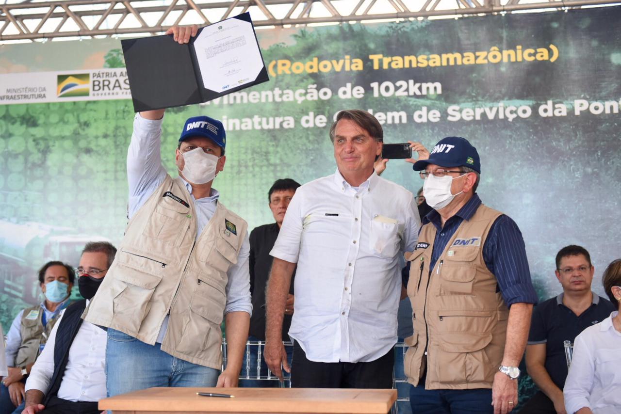 No Pará, governo federal entrega quilômetros de obras na BR-230