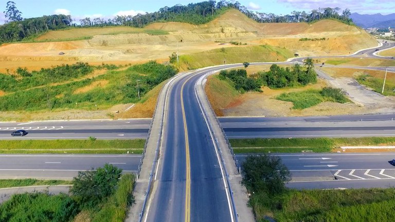 Complexo viário da BR-470/SC avança com novas estruturas entregues pelo Governo Federal