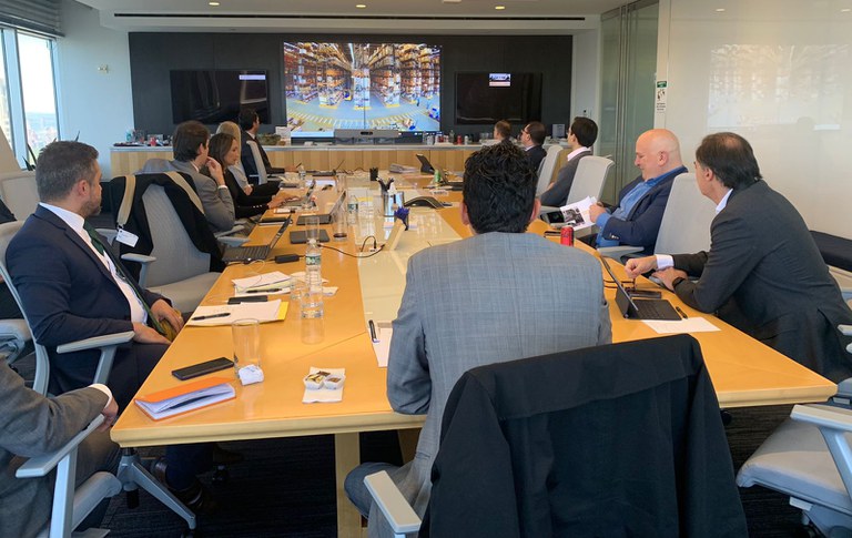 Delegação brasileira se reúne com investidores, bancos e operadores de infraestrutura