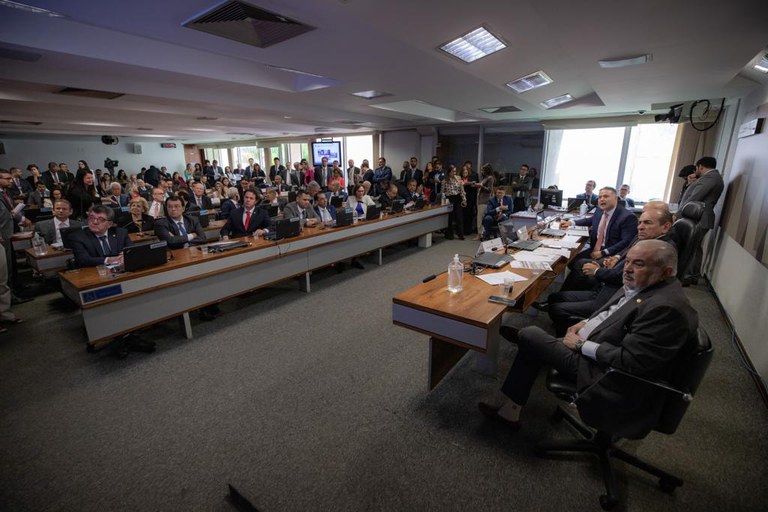 Ministro Renan Filho participou de audiência pública no Senado