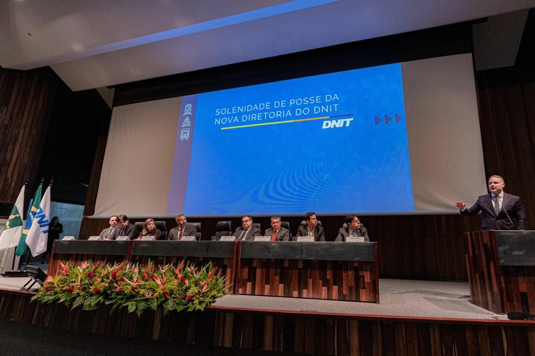 Novos diretores do DNIT foram empossados por Renan Filho nesta quarta-feira (19)