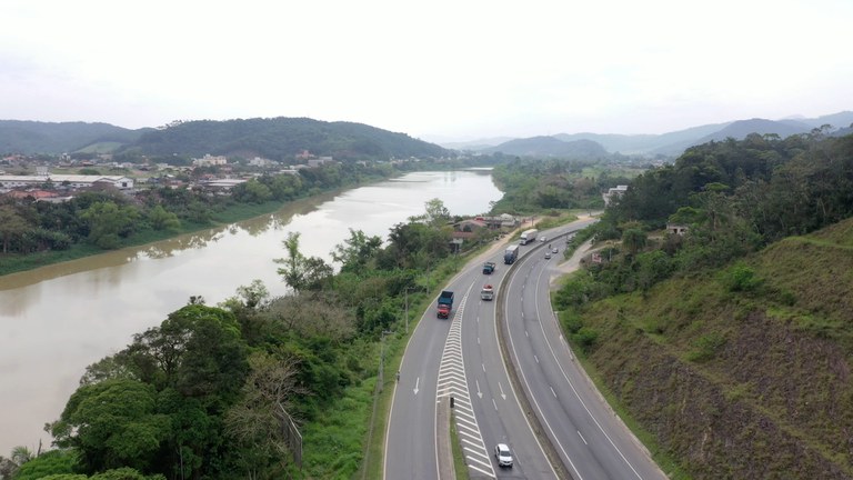 Com novo trecho liberado, BR-470/SC chega a 46 quilômetros de pistas duplicadas