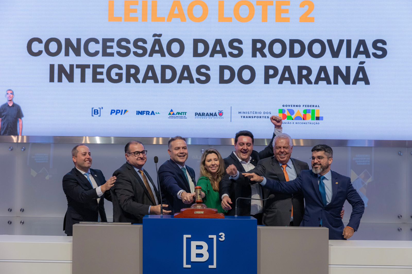 "Nossos dois leilões já trouxeram R$ 18 bilhões para o Paraná, fora o investimento em operação", disse o ministro Renan Filho