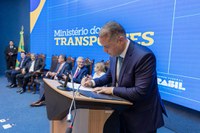 Conexão do Nordeste com o Centro-Oeste, BR-030/BA/GO terá 191,5 quilômetros pavimentados pelo Ministério dos Transportes