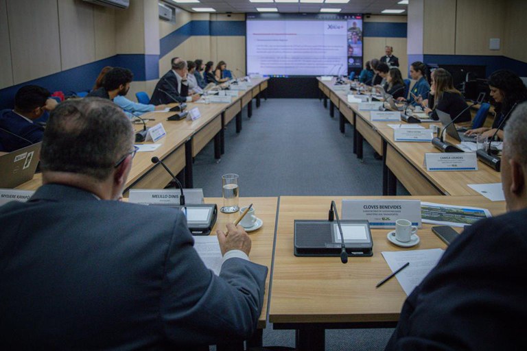 Entidades da sociedade civil e governo debatem projeto da Ferrogrão