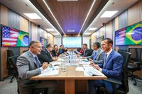 Ministro Renan Filho apresenta projetos prioritários do setor de transportes a representante do Governo dos Estados Unidos