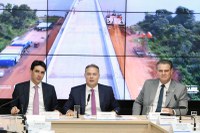 Estradas melhores representam menos custo de transporte, menos tempo de viagem e mais segurança, afirma Renan Filho