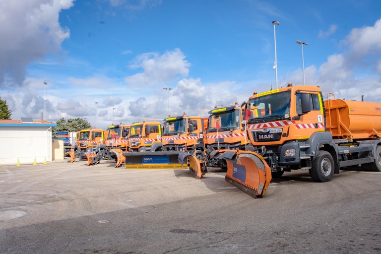 caminhões concessionária sacyr.jpeg