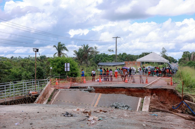 Nova ponte pré-moldada será construída ao lado da ponte provisória com recursos do governo federal - Foto: Marcio Ferreira/MT