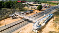 Construção de passarelas em Porto Velho (RO) garante segurança de pedestres e motoristas