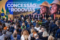 Otimizações podem gerar R$ 110 bi para retomada de obras em importantes rodovias do país, destaca Renan Filho em evento com Lula