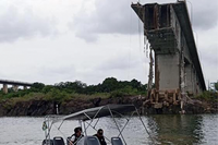 A pedido do Ministério dos Transportes, Marinha realiza força-tarefa nas buscas no local do desabamento da ponte, entre o Maranhão e Tocantins