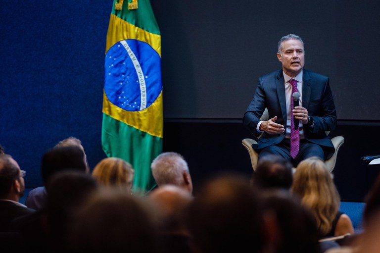 Renan Filho lança carteira de projetos do Ministério dos Transportes para 2025