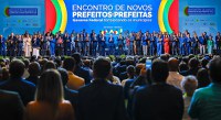 Renan Filho participa, ao lado do presidente Lula, de Encontro de Novos Prefeitos e Prefeitas