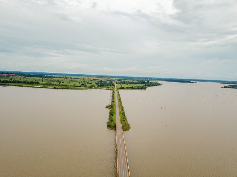 Foto ampla da rodovia