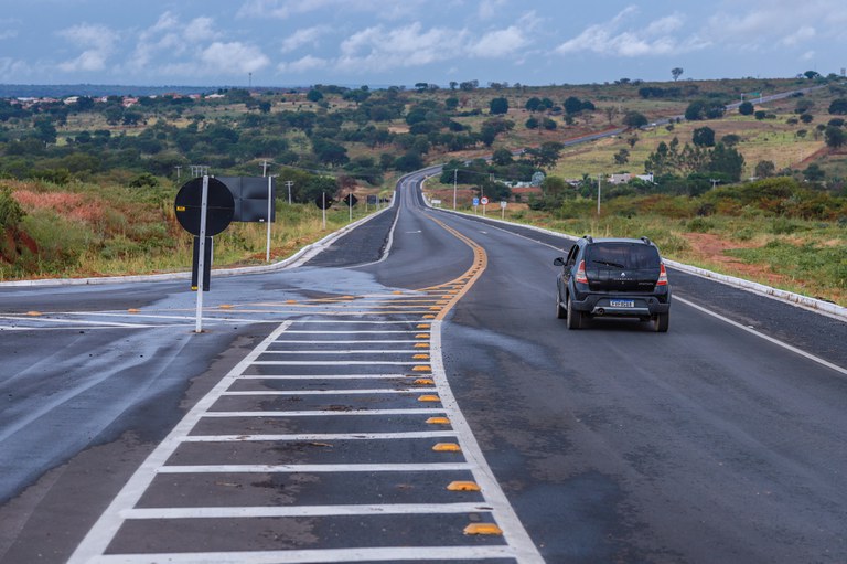 Pavimentação BR-135/BA