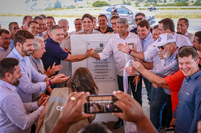 Pavimentação BR-135/BA