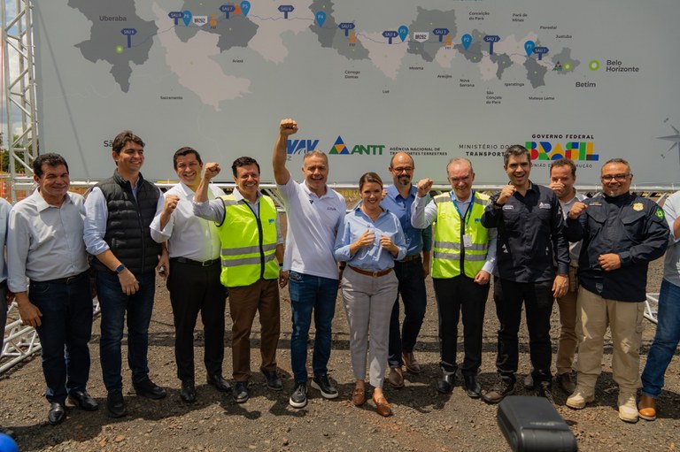 Em Minas Gerais, ministro Renan Filho deu início às obras na Rota do Zebu