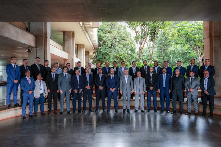 Ministro e superintendentes regionais do Dnit se reúnem em Brasília (DF)