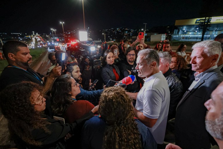foto coletiva de imprensa