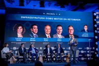 "País avança em concessões e bate recorde histórico em obras de transporte", destaca Renan Filho